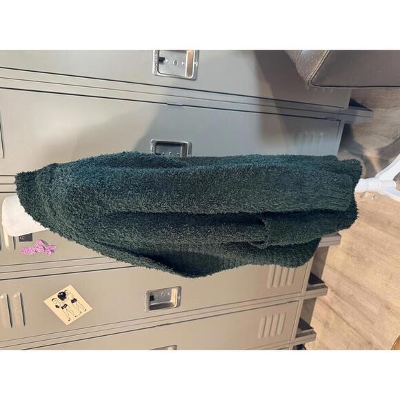 Cozy Green Knit Cardigan with Pockets - Picture 3 of 7